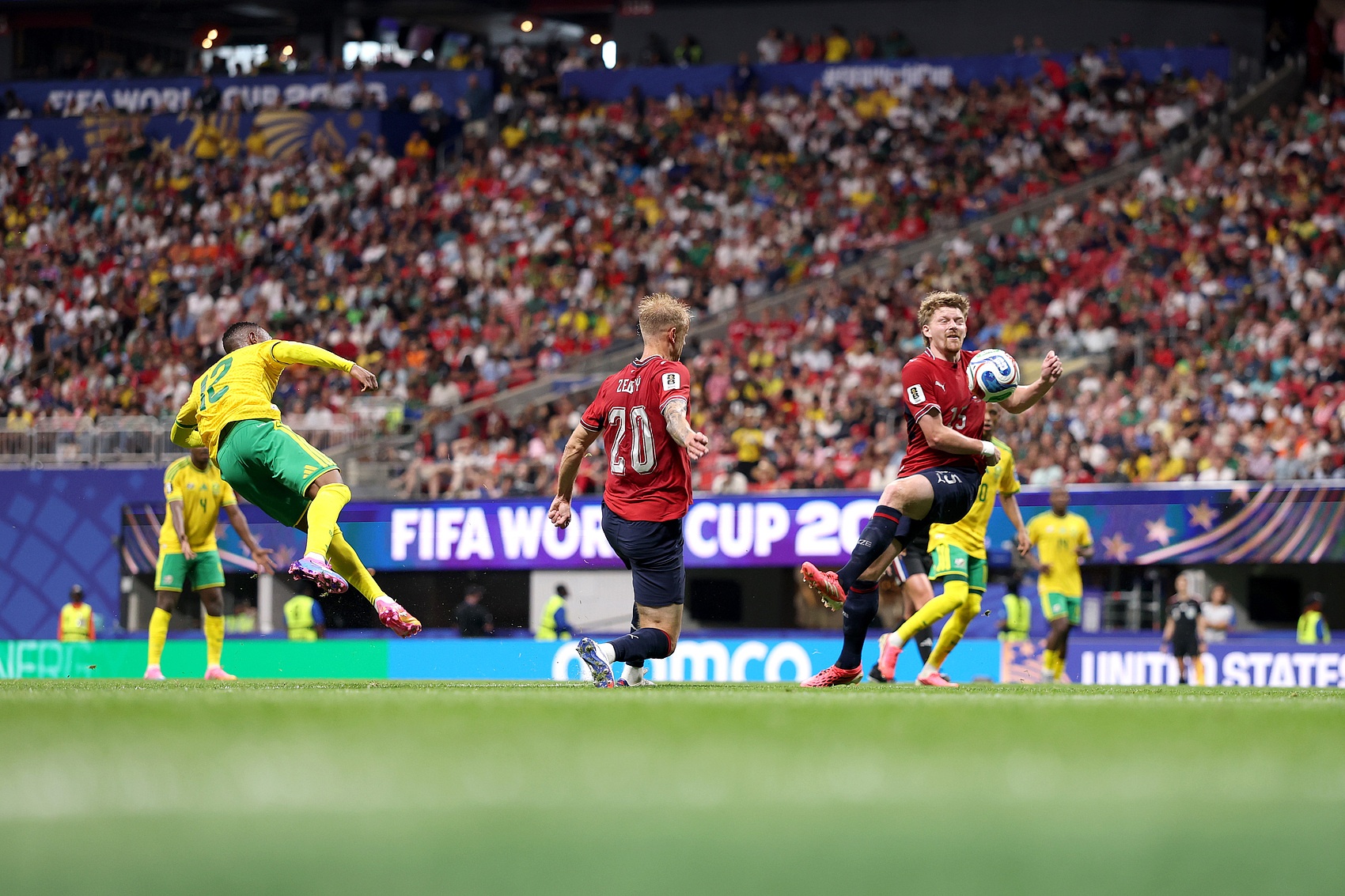 厄瓜多尔2-1逆转德国 科特迪瓦首度出线 世界杯E组战报 厄瓜多尔2-1逆转德国 科特迪瓦首度出线 世界杯E组战报