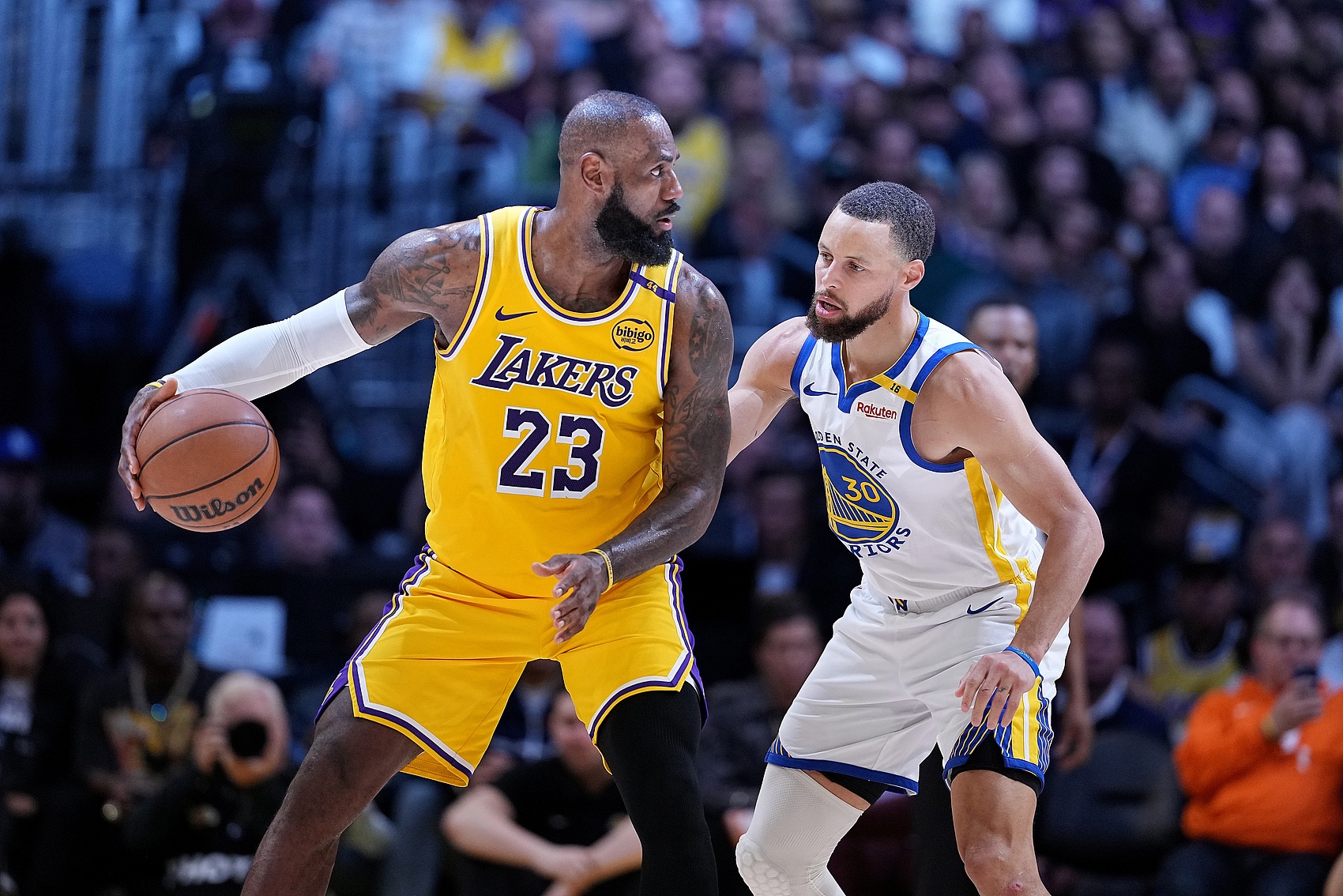 ESPN:勒布朗尚未明确去留 湖人今日需最终答复 勇士全力攻坚 ESPN:勒布朗尚未明确去留 湖人今日需最终答复 勇士全力攻坚