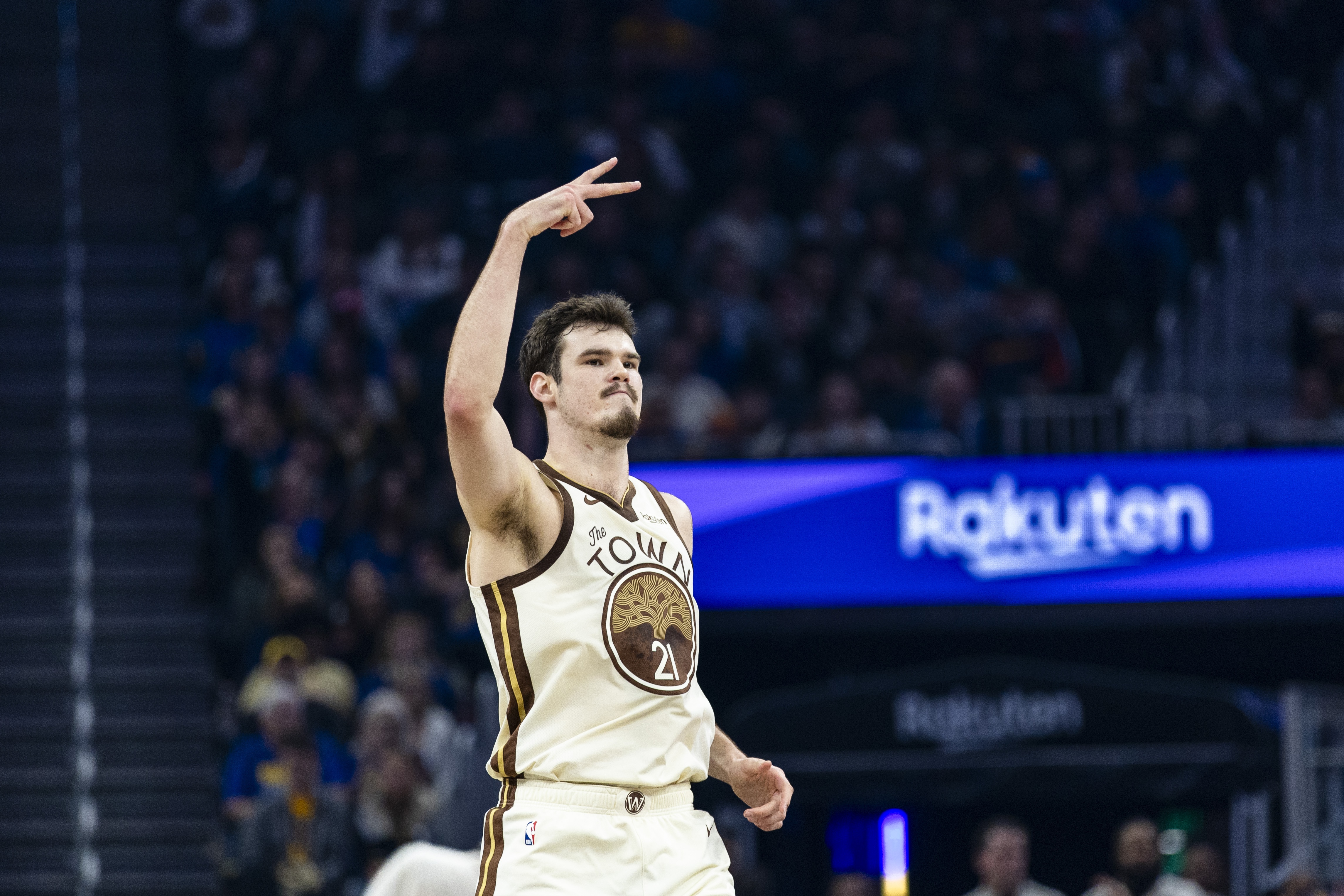 勇士难配波斯特:灰熊3年3000万邀请合同,薪资压力成最大障碍 勇士难配波斯特:灰熊3年3000万邀请合同,薪资压力成最大障碍