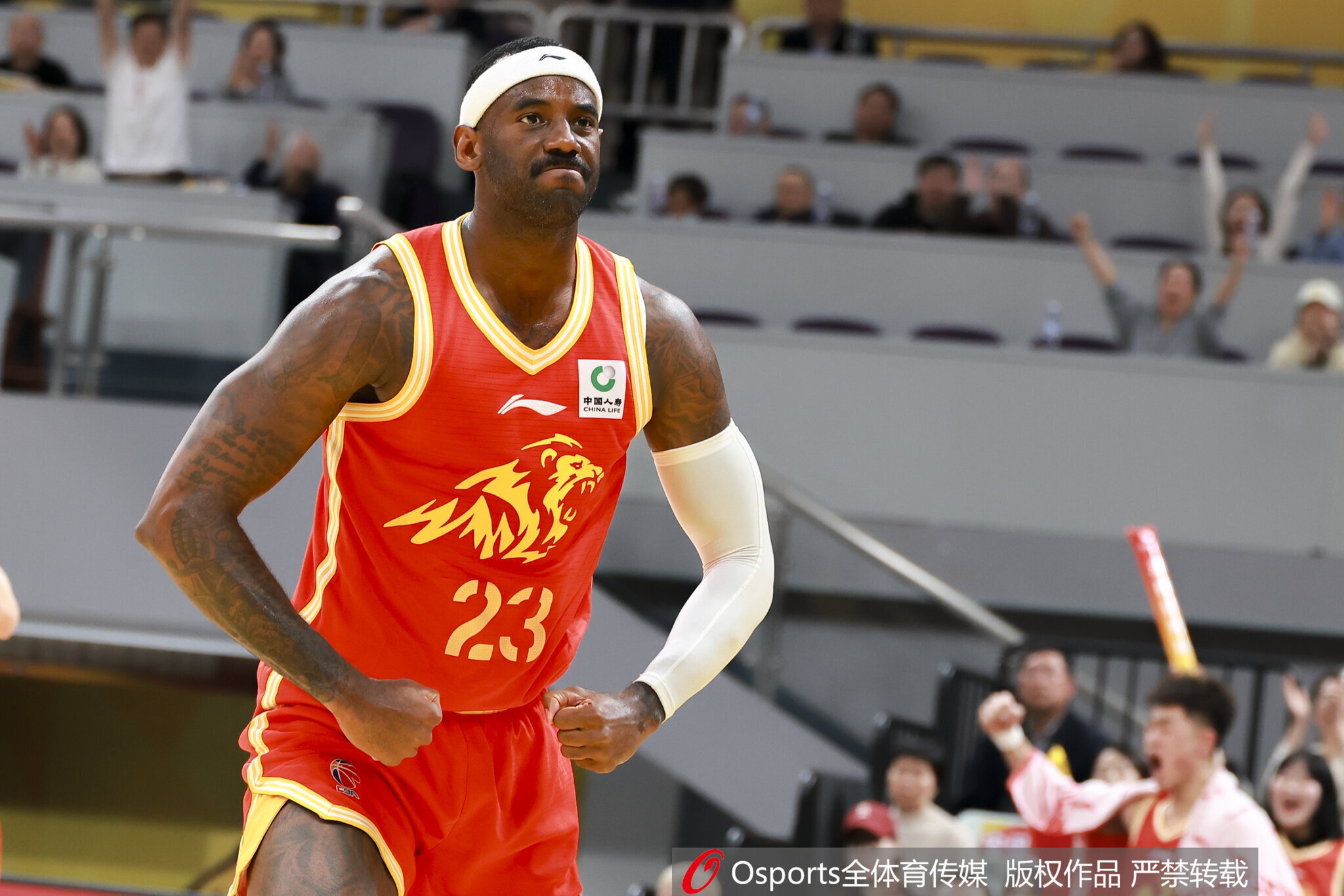 北京男篮接触桑普森,管维佳:防守碾压斯佩尔曼但三分低产 北京男篮接触桑普森,管维佳:防守碾压斯佩尔曼但三分低产